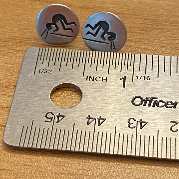 Cute round Hopi Indian Kokopelli flute dancer sterling silver stud earrings - Picture 8 of 8